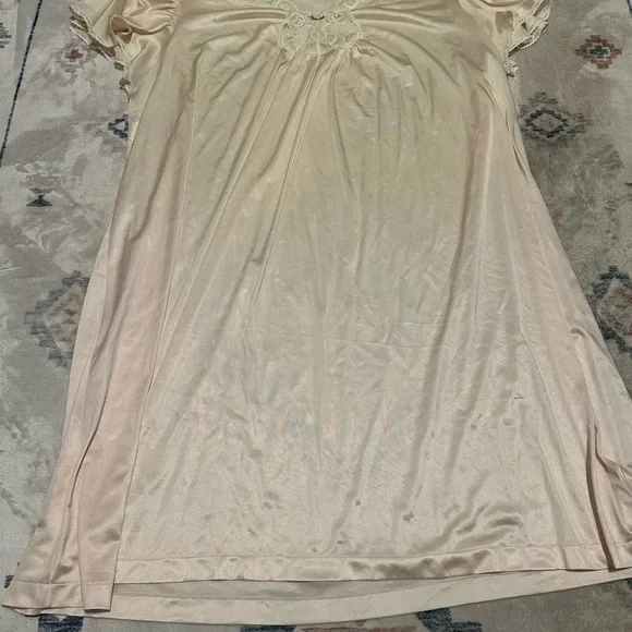 Vanity Fair Elegant Vintage Cream Nightgown with Lace Detail sz XXXL - Picture 1 of 9